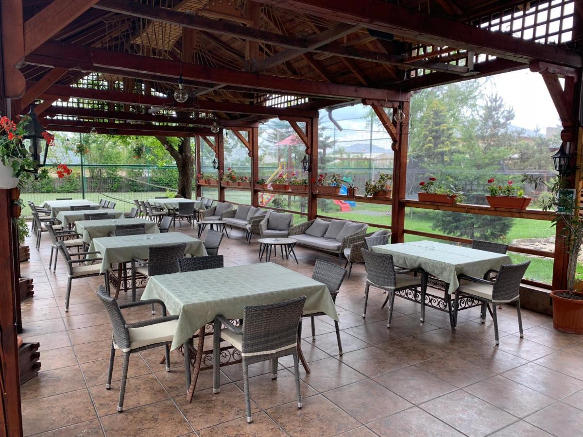 Pensiune Restaurant Rustic Rm Sarat Rimnicu Sarat Exteriér fotografie